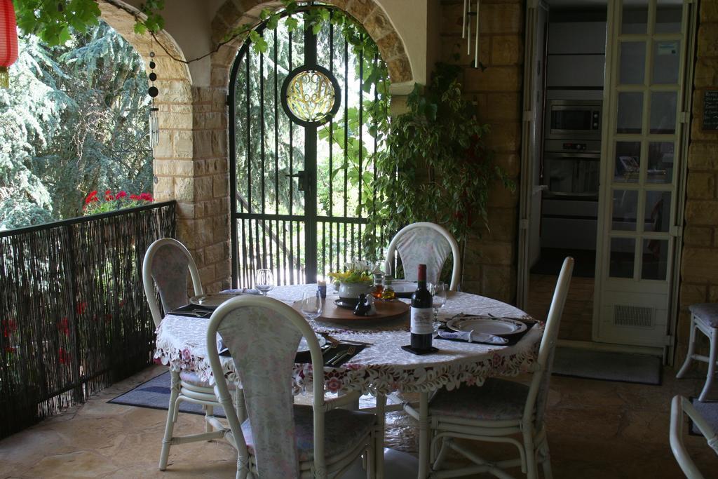 Le Balcon Des Jasses Panzió Espère Kültér fotó