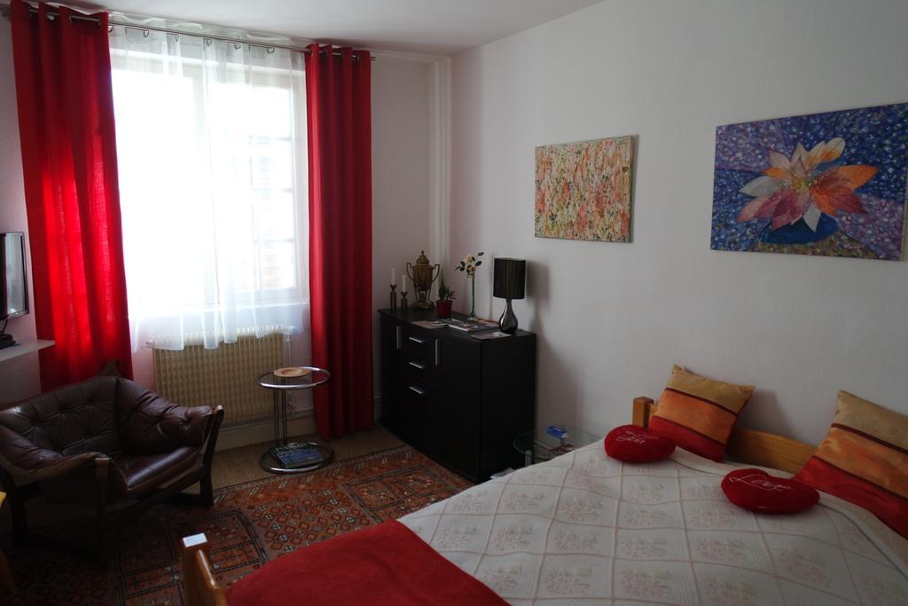 Le Balcon Des Jasses Panzió Espère Kültér fotó