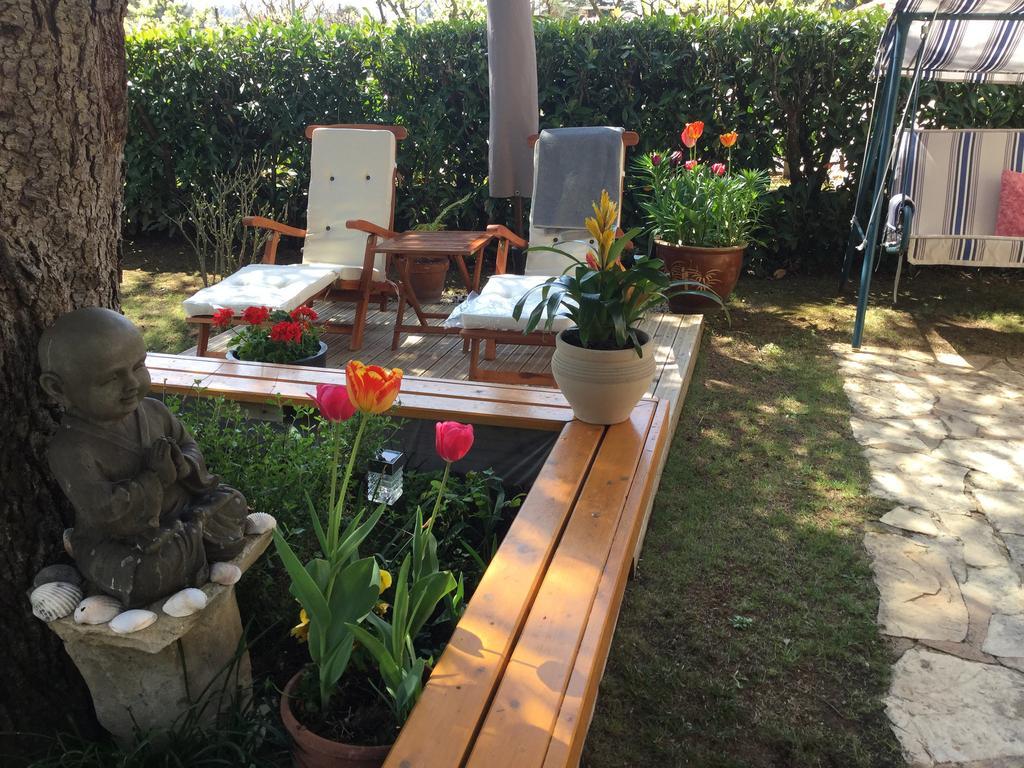 Le Balcon Des Jasses Panzió Espère Kültér fotó