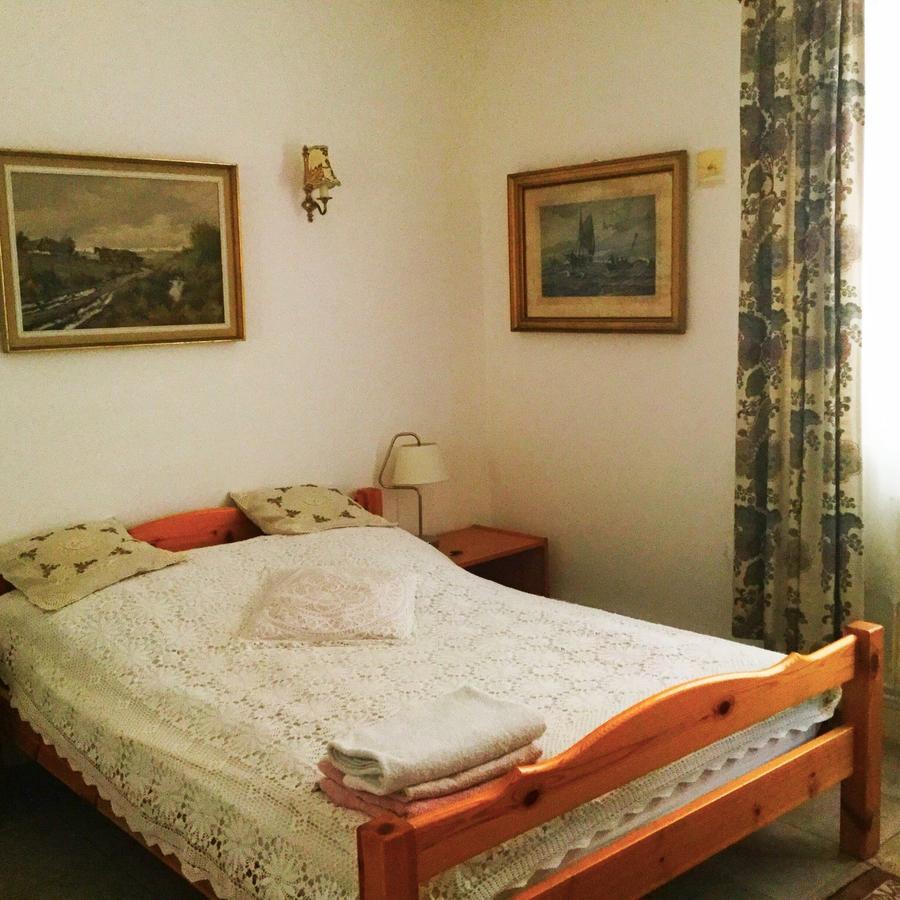 Le Balcon Des Jasses Panzió Espère Kültér fotó